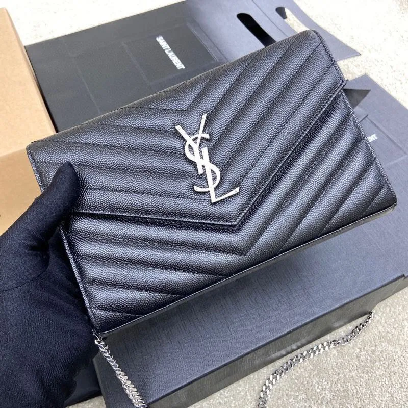 Black ball-grained leather/silver buckle 🌈MONOGRAM caviar pattern original leather version envelope bag👍A super practical small bag, the most classic style 👏100% original cowhide with fine handcrafting; customized metal Y family logo highlights personality; flip-top design ensures safety of use; small bag has large capacity, with 20 card slots, two banknote compartments, two central compartments, and an inner zipper bag to hold everything‼ ️20210630 Model: 360452 [original leather] Size: 22.5*14*4cm