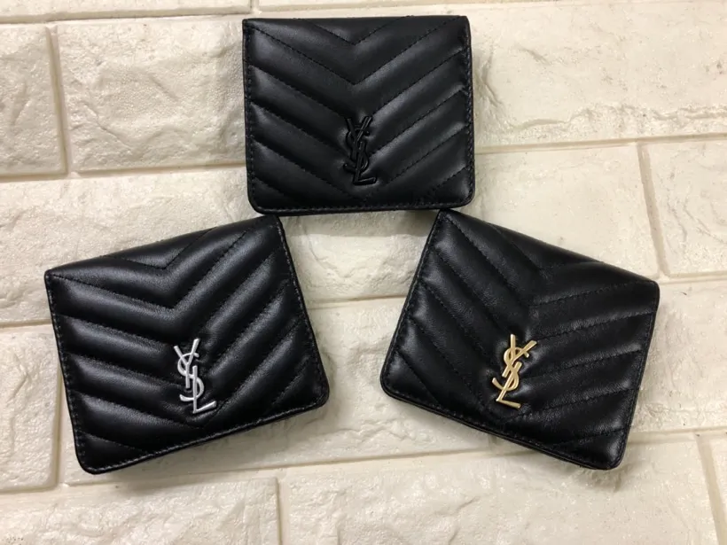 606 Yves Saint Laurent Super Short Clip💰160