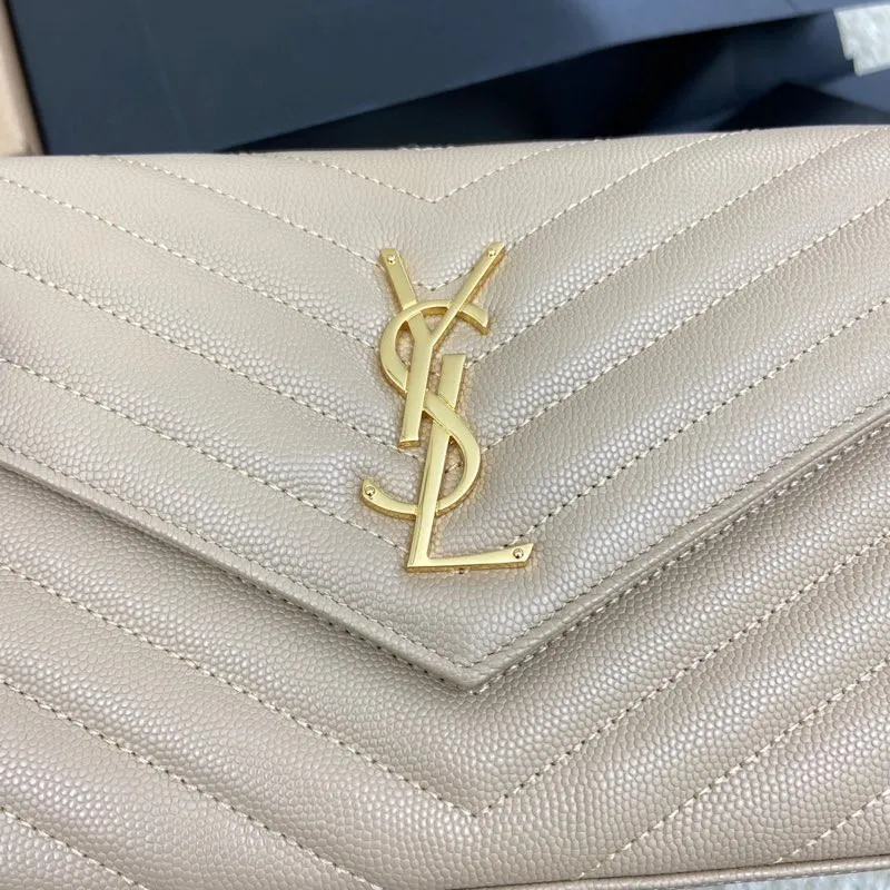 Apricot ball grain leather/gold buckle 🌈MONOGRAM caviar pattern original leather version envelope bag 👍A super practical small bag, the most classic style 👏100% original cowhide with fine handcrafting; customized metal Y family logo highlights personality; flip-top design ensures safety of use; small bag has large capacity, with 20 card slots, two banknote compartments, two central compartments, and an inner zipper bag to hold everything‼ ️20210630 Model: 360452 [original leather] Size: 22.5*14*4cm
