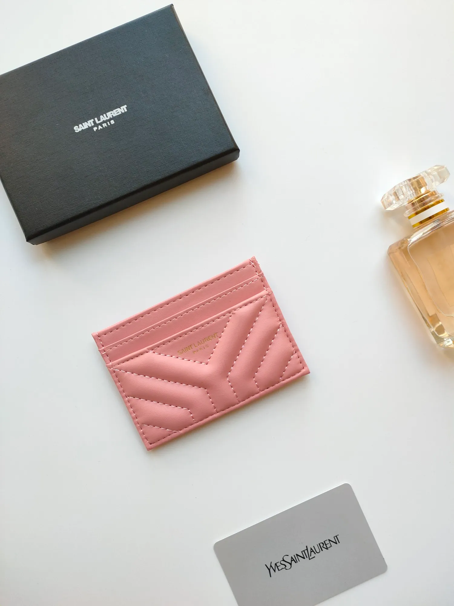 💰90 Yves Saint Laurent new product shipped 👉 Genuine pickup bag 🎀 Jacquard embossed stitching cowhide credit card holder, YSL logo hot stamping, copy details 😋 Style number: 705218 😎 Size: 10.5×7.5cm