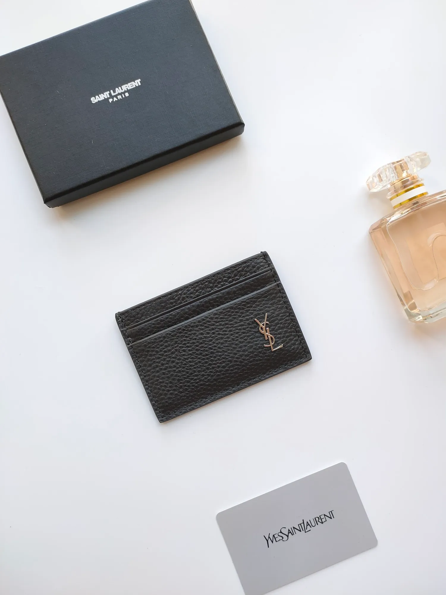💰90 Yves Saint Laurent new product shipped 👉 Genuine card bag 🎀 Jacquard embossed stitching cowhide credit card holder, metal interlocking YSL logo original one-to-one hardware, replica details 😋 Style number: 607603 😎 Size: 10.5×7.5cm