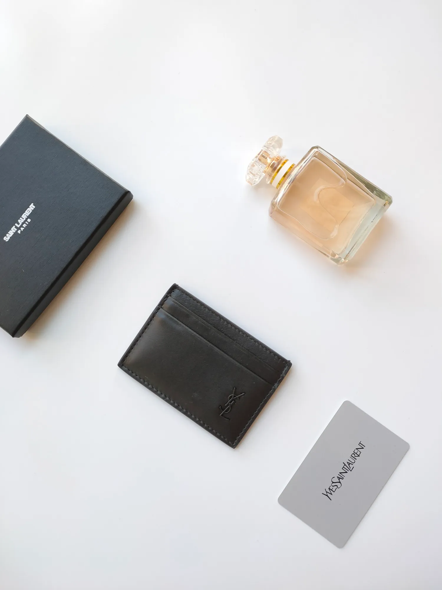 💰90 Yves Saint Laurent new product shipped 👉 Genuine card bag 🎀 Jacquard embossed stitching cowhide credit card holder, metal interlocking YSL logo original one-to-one hardware, replica details 😋 Style number: 607603 😎 Size: 10.5×7.5cm