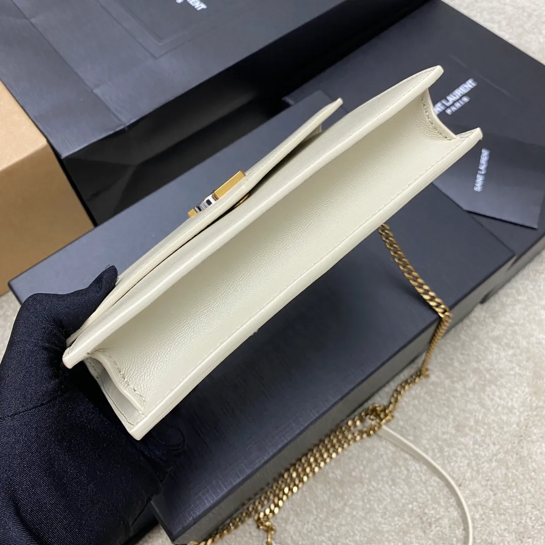 p1220 The top product on the market, white sheepskin/gold 🌈Y’s new product LE CASSANDRE smooth leather envelope chain wallet, made of Italian imported lambskin, soft to the touch! Front flap wallet, decorated with three-color metal logo, super nice! LECASSANDRE interior: six card slots, one bill slot, one main compartment, and one zippered coin pocket, practical and stylish! 20230610 Model: 743050 [original leather] Size: 19x12.5x3.5cm
