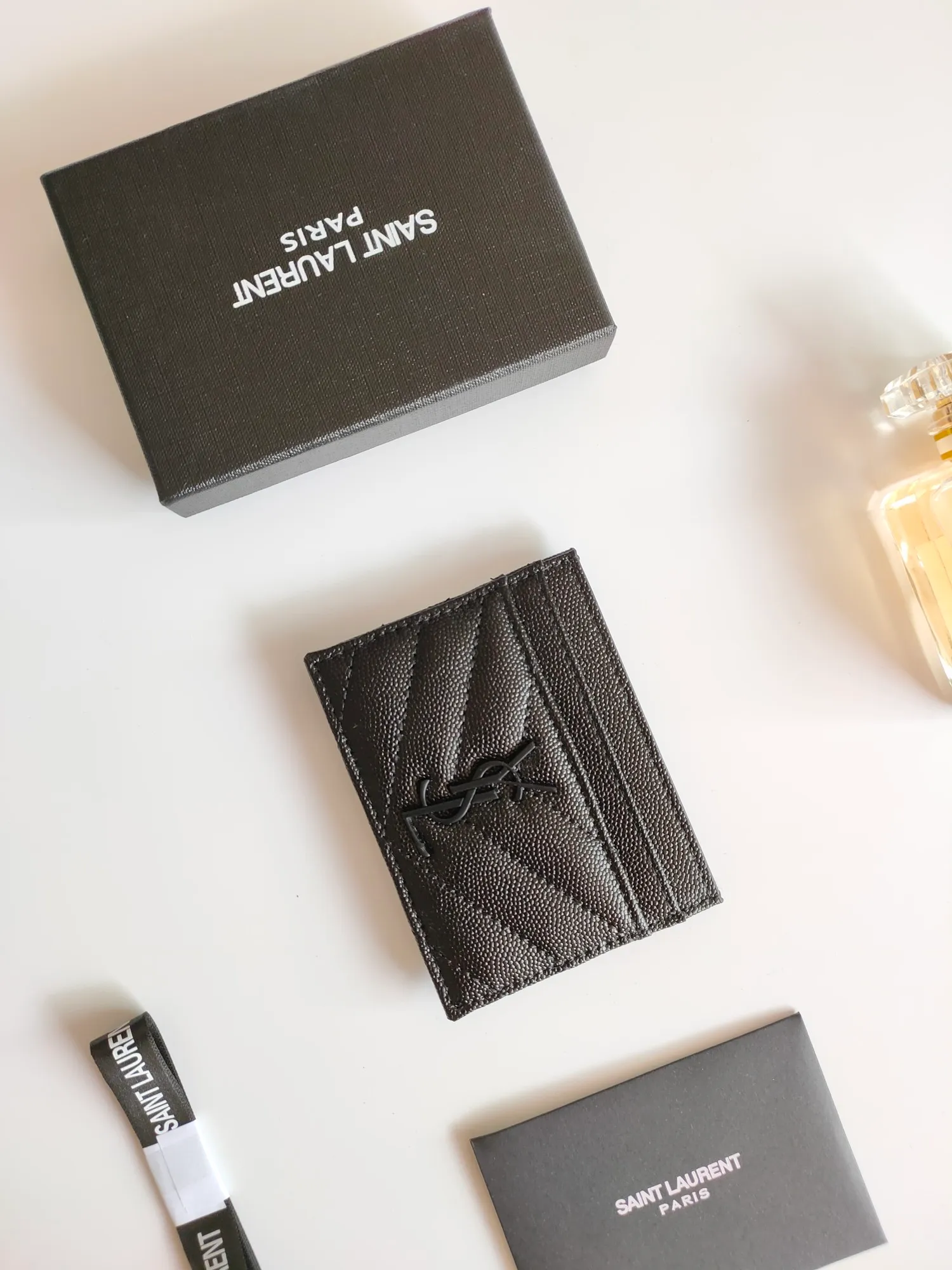 💰110 Yves Saint Laurent new products shipped👉Genuine pickup bag, cowhide ball pattern🎀Sheep pattern microfiber lining, jacquard stitching genuine leather credit card holder, metal interlocking YSL logo original single pair hardware, copy details😋Style number: 423291😎Size: 10.5×7.5×0.5cm