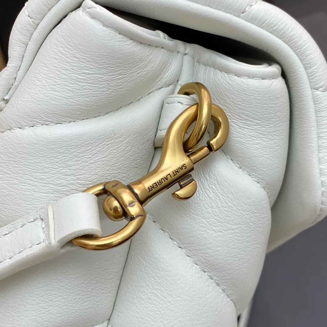 White plain leather/gold 🌈 LouLou mini crossbody bag, the entire bag is made of soft Italian original calfskin, with classic Y family diagonal stripe quilting technology, has a soft texture front flap bag, the shoulder strap is adjustable and can be detached into a hand-held style. Easily achieve multiple uses in one bag👍The volume is not large, but the content is not small. There is a zipper bag inside the bag, two main compartments, 3 card slots, and a small partition in the middle and side to place cash or bills👍20220680 Model: 392255 [original leather] Size: 20x14x7cm