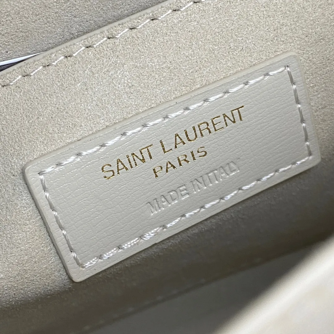 💰1500 milk white toothpick pattern/gold 🌈𝑺𝒖𝒏𝒔𝒆𝒕 𝟮𝟮𝒄𝒎#Classic luxury toothpick pattern sunset bag original leather version! Friends who like toothpick pattern bags cannot miss this one! High-quality genuine leather, genuine mold-making hardware, pursuing every detail, striving to be infinitely close to genuine 👍20210750 Size: 22x8x16cm Model: 442906 [Original leather]