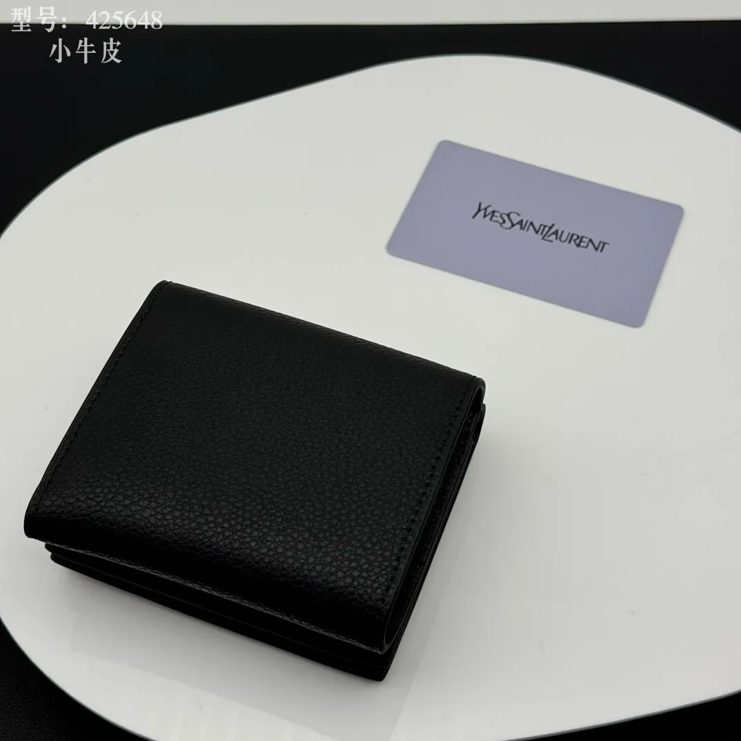 💰170 💎Top quality 💕 Full leather inside and outside "Saint Laurent" YSL 💌 Tri-fold small wallet Black leather grain gold Impressive mini wallet with metal YSL logo mounted on the leather ring. Gold Metal Accessories Shutter Button Closer Inside: Wallet 1 Card Slot x 3 Outside: Coin Pocket with Shutter Button x 1, Dimensions: 9.5 X 7 X 3 CM, Style No.: 425648