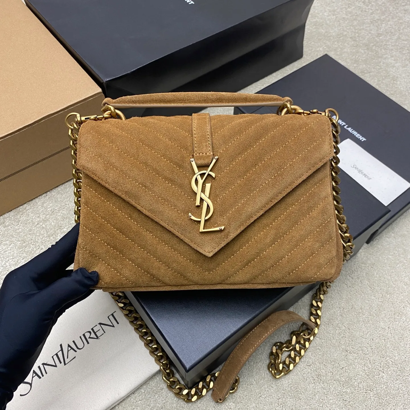 Caramel frosted/antique gold 🌈YLS classic brown frosted leather messenger bag, gold hardware, this medium handbag is practical and beautiful! Made of original deerskin leather imported from Europe, it feels super good 👍With metal chain, genuine leather detachable shoulder strap✨202500750 Model: 392737 [original leather] Size: 24x17x6.5cm