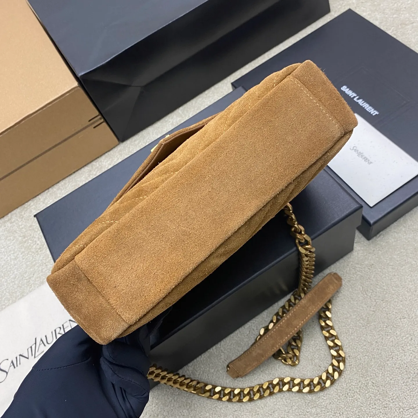 Caramel frosted/antique gold 🌈YLS classic brown frosted leather messenger bag, gold hardware, this medium handbag is practical and beautiful! Made of original deerskin leather imported from Europe, it feels super good 👍With metal chain, genuine leather detachable shoulder strap✨202500750 Model: 392737 [original leather] Size: 24x17x6.5cm
