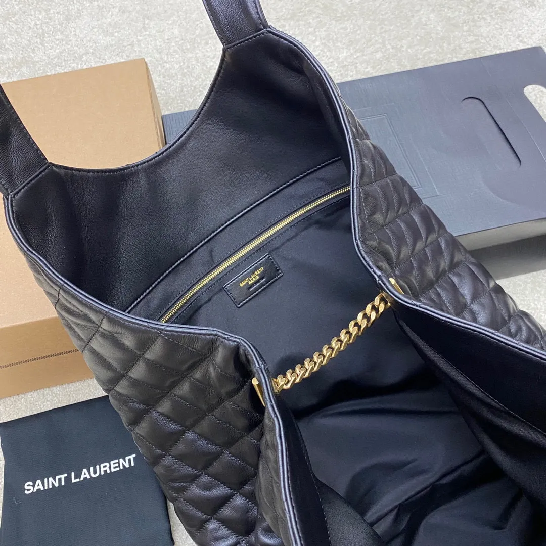 Black Sheepskin/Gold [Small Black] 🌈22 New ICARE Tote Bag Shopping Bag🔥The ICARE Tote Bag that is popular all over the Internet, "Free and hot, comfortable and comfortable, elegance is you, and casualness is also you"——Saint Laurent 22 spring and summer new tote bag, retro diamond lattice and precision detail craftsmanship, ICARE has also achieved true refinement in the details! As the latest style, ICARE can definitely show different effects in the bag regardless of the appearance, material and practicality. It can be used by both men and women. The oversized logo design, the letter surface is shaped, has a sculptural sense and artistic style, it is very eye-catching, so cool, so cool. It surprised me! 202201100 Model: 698652 [original leather] Size: Top 52x Bottom 34x Height 36x Width 8cm ⚠️This size does not come with packaging