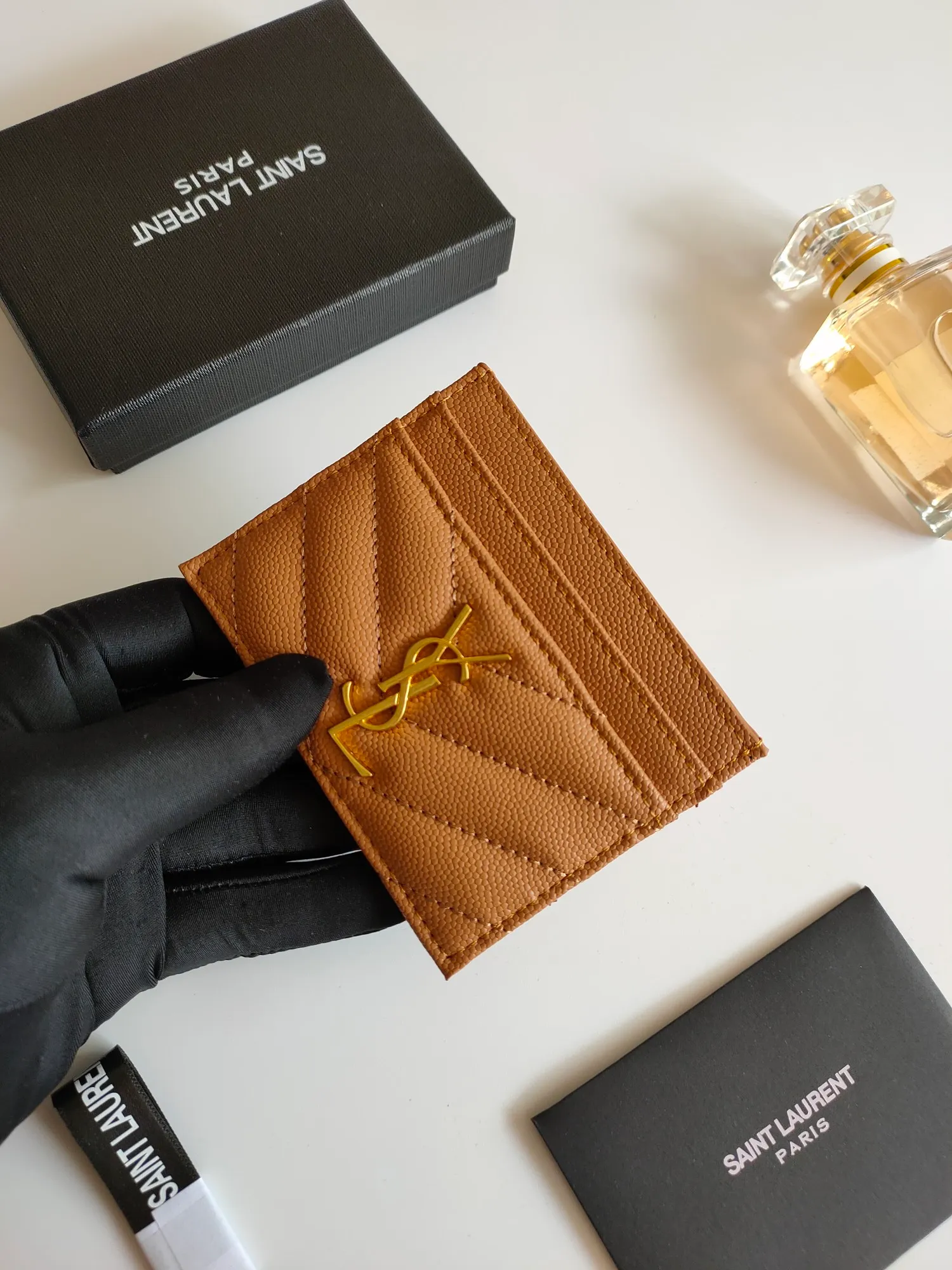 💰110 Yves Saint Laurent new products shipped👉Genuine pickup bag, cowhide ball pattern🎀Sheep pattern microfiber lining, jacquard stitching genuine leather credit card holder, metal interlocking YSL logo original single pair hardware, copy details😋Style number: 423291😎Size: 10.5×7.5×0.5cm