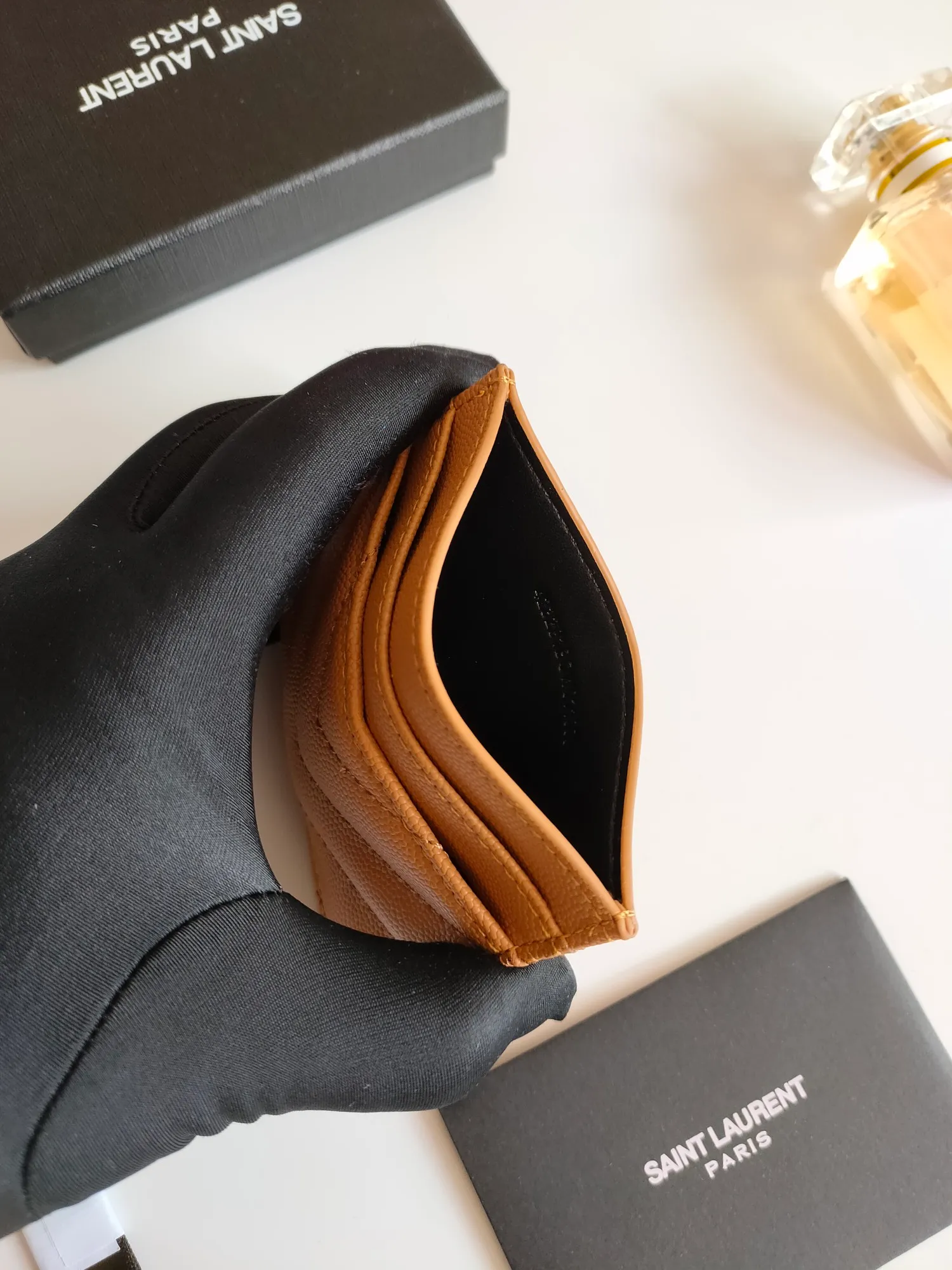 💰110 Yves Saint Laurent new products shipped👉Genuine pickup bag, cowhide ball pattern🎀Sheep pattern microfiber lining, jacquard stitching genuine leather credit card holder, metal interlocking YSL logo original single pair hardware, copy details😋Style number: 423291😎Size: 10.5×7.5×0.5cm