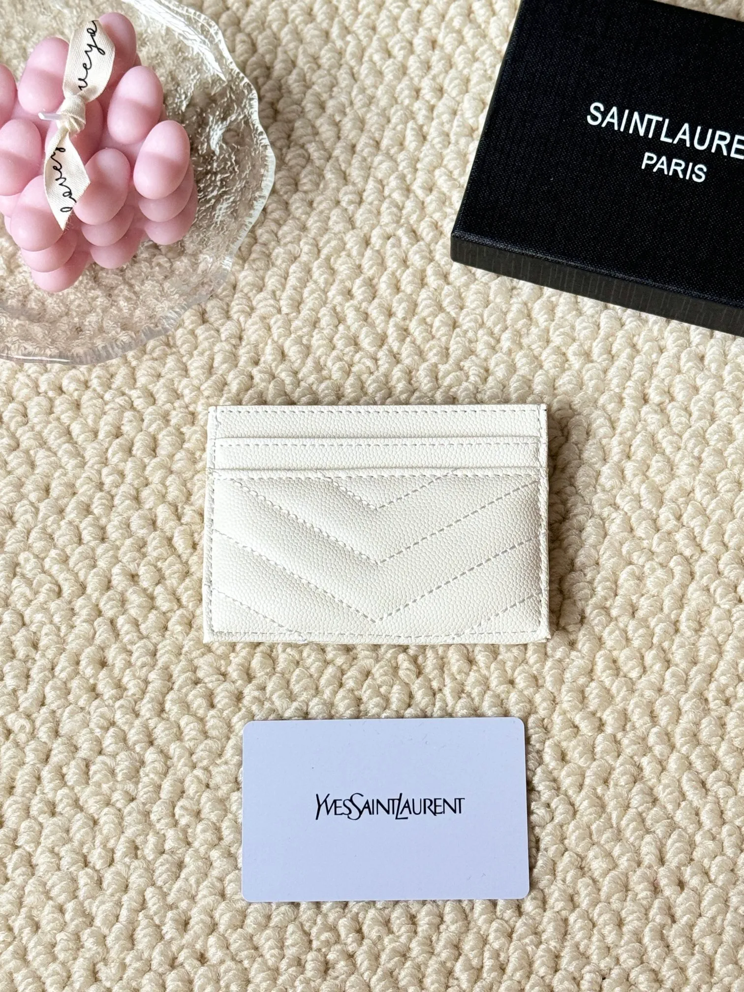💰100 ysl Yves Saint Laurent's most classic genuine card bag, with sheepskin microfiber lining, jacquard embossed stitching sheepskin credit card holder, metal interlocking YSL logo original single-pair hardware, copied details Style number: 423291 Size: 10.5×7.5×0.5cm