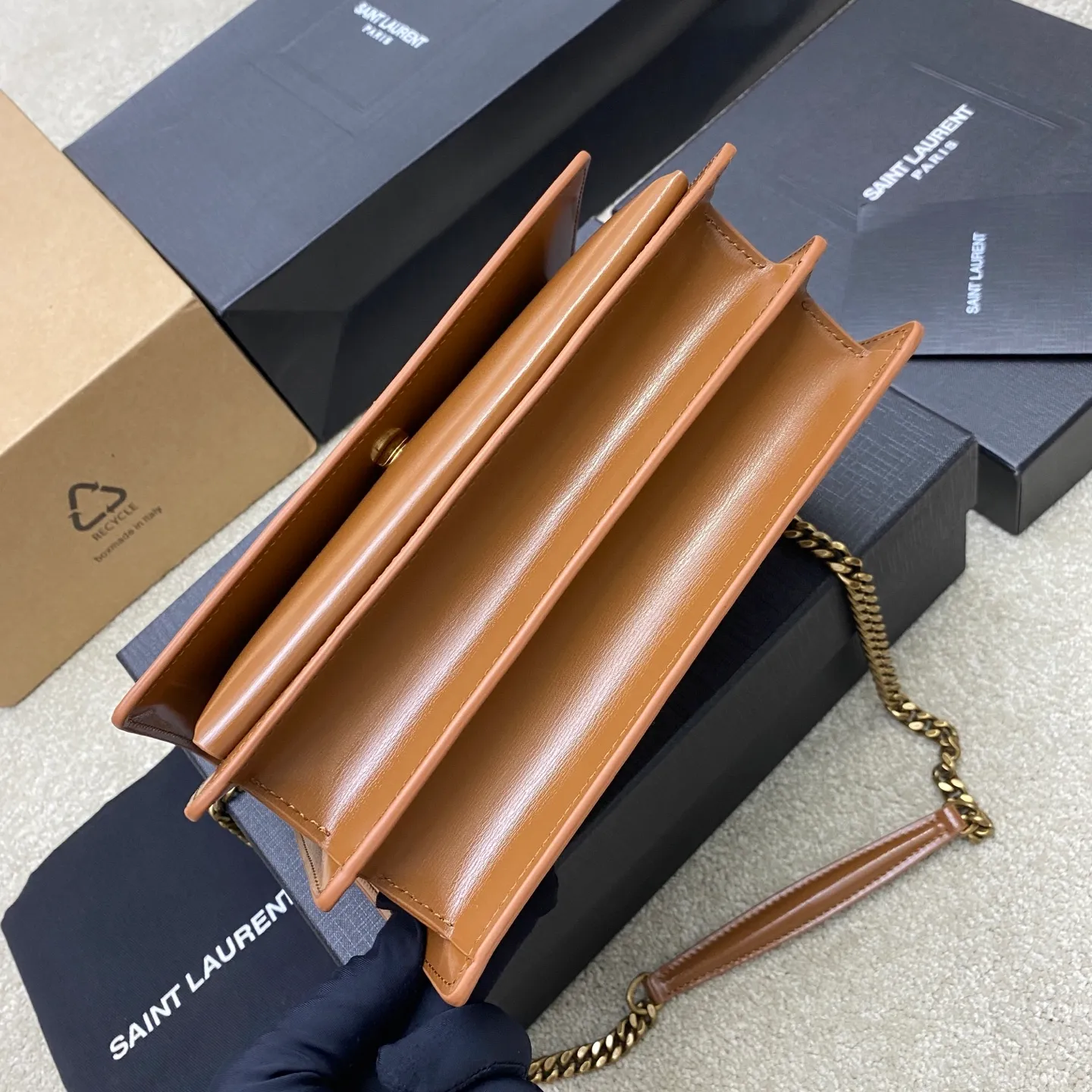 💰1500 caramel toothpick pattern/gold 🌈𝑺𝒖𝒏𝒔𝒆𝒕 𝟮𝟮𝒄𝒎#Classic luxury toothpick pattern sunset bag original leather version! Friends who like toothpick pattern bags cannot miss this one! High-quality genuine leather, genuine mold-making hardware, pursuing every detail, striving to be infinitely close to genuine 👍20250750 Size: 22x8x16cm Model: 442906 [Original leather]