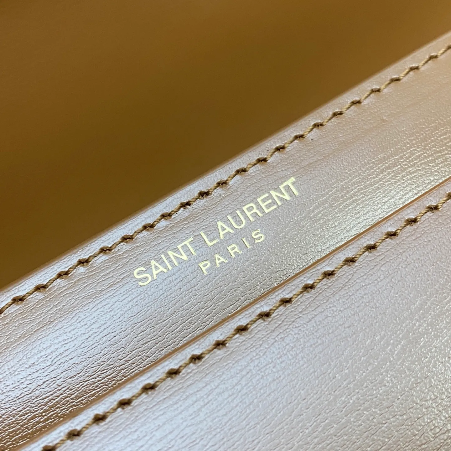 💰1500 caramel toothpick pattern/gold 🌈𝑺𝒖𝒏𝒔𝒆𝒕 𝟮𝟮𝒄𝒎#Classic luxury toothpick pattern sunset bag original leather version! Friends who like toothpick pattern bags cannot miss this one! High-quality genuine leather, genuine mold-making hardware, pursuing every detail, striving to be infinitely close to genuine 👍20250750 Size: 22x8x16cm Model: 442906 [Original leather]