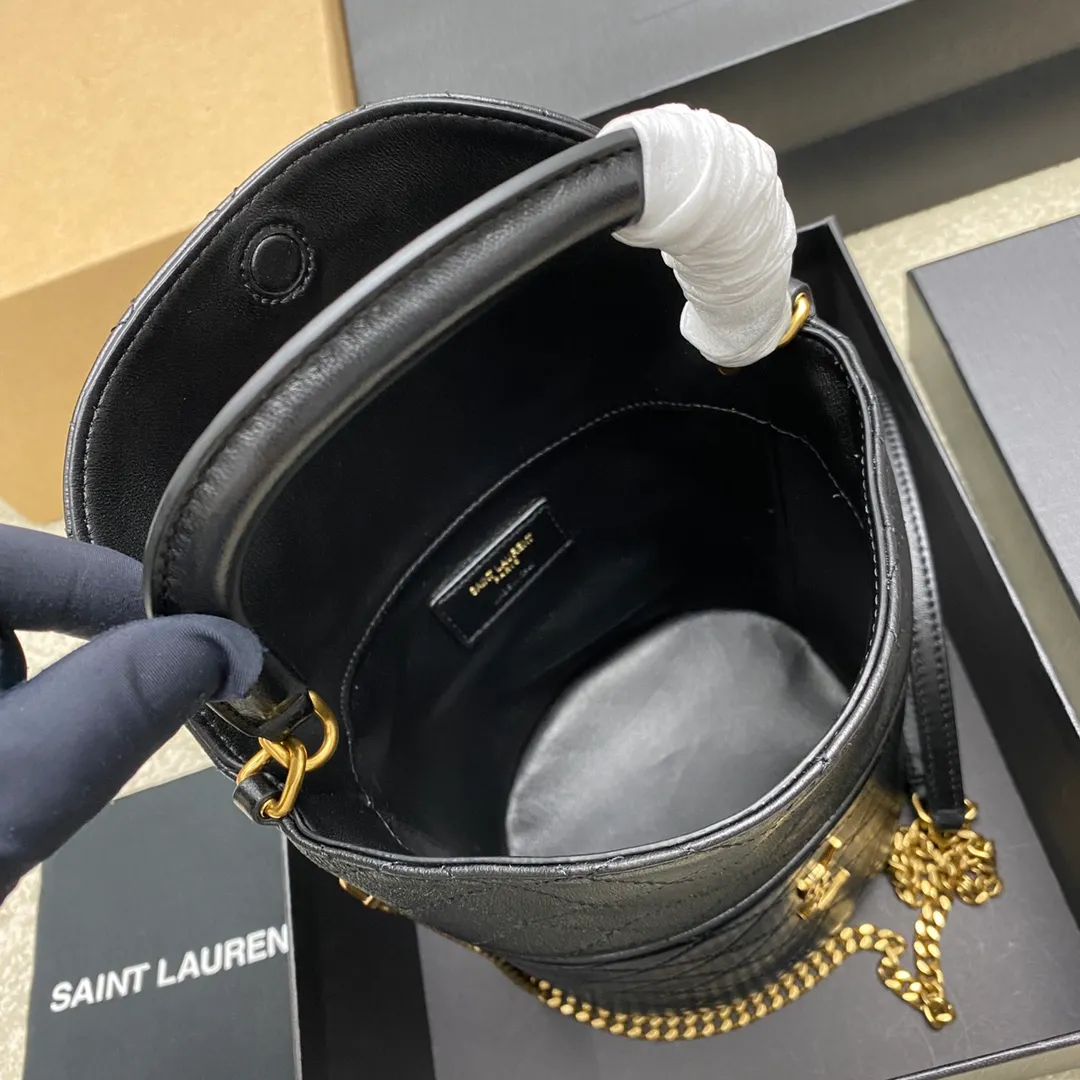 💰1500 black sheepskin/gold 🌈YSL Gaby series new bucket bag👑all sheepskin material👍super exquisite and cute😘and very light top flip design, higher privacy and security, top handle and detachable chain shoulder strap, can be carried in more ways, suitable for different occasions, so beautiful👍20240750 Model: 763971 [original leather] Size: 19x17x15cm