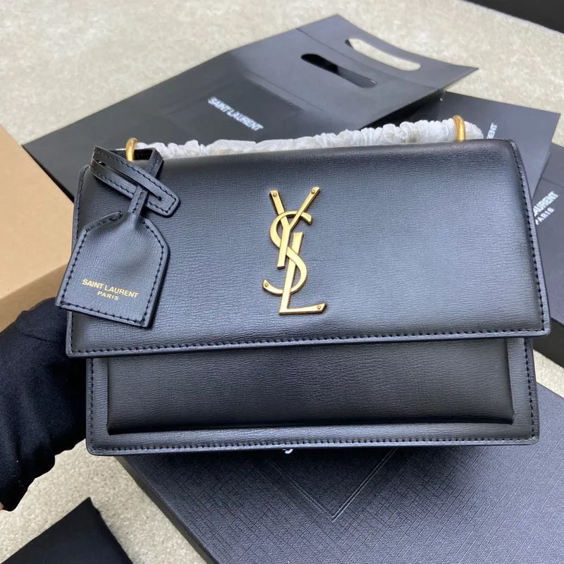 💰1500 black hand-rubbed/antique gold 🌈𝑺𝒖𝒏𝒔𝒆𝒕 𝟮𝟮𝒄𝒎#Classic cowhide hand-rubbed postman shoulder crossbody bag! Original leather version! High-quality genuine leather, genuine mold-making hardware, pursuing every detail, striving to be infinitely close to the genuine product👍20210750 Size: 22x8x16cm Model: 442906 [Original leather]