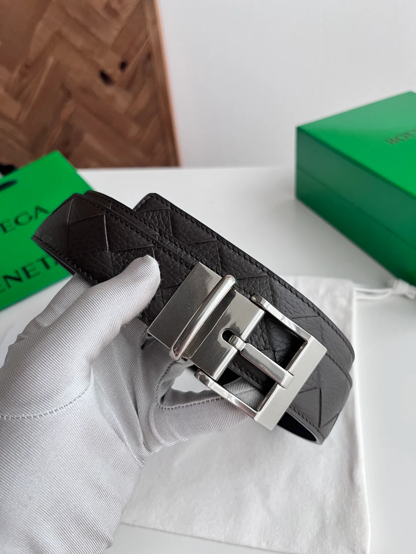 💰560💰Full package💰 💍Purchase level Bv⚡️🌹2025 latest double-sided men's woven belt, pure handmade intreccio large plaid weaving, Italian pebbled calfskin with rotatable buckle design, micro-retro silver pin buckle, width 35MM