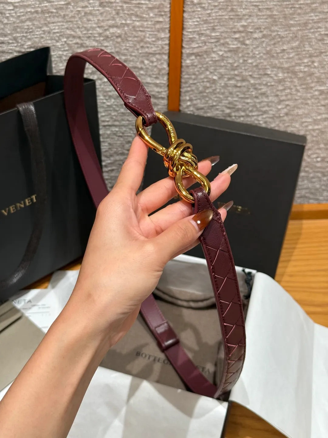 💰560💰Full package💰 💍Purchase level Bv⚡️🌹Andimo belt lntreciato braided leather belt metal knot buckle, hook closure, made of cowhide, lined cowhide, Muse brass finish. Width: 2.0cm