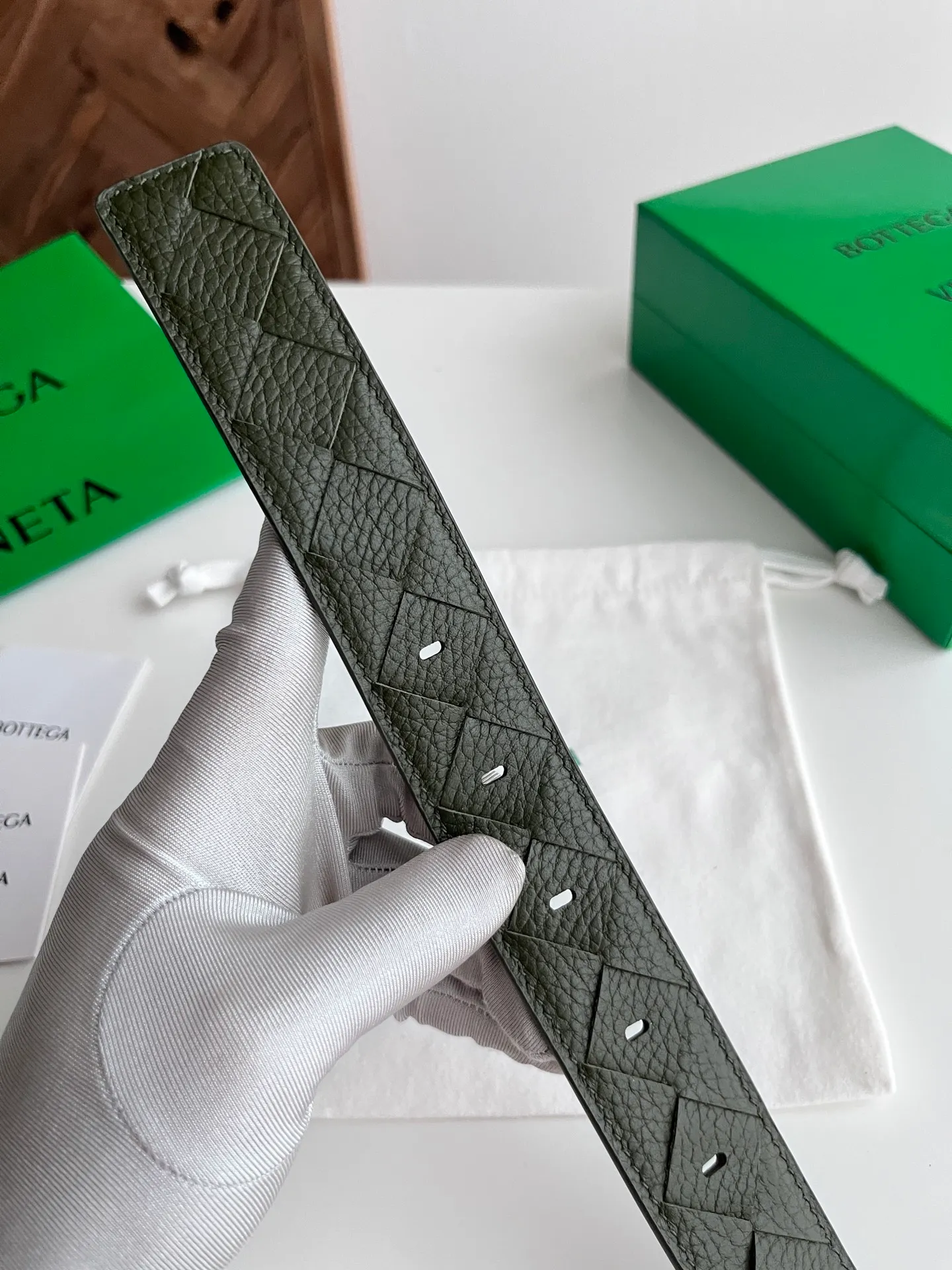 💰560💰Full package💰 💍Purchase level Bv⚡️🌹2025 latest double-sided men's woven belt, pure handmade intreccio large plaid weaving, Italian pebbled calfskin with rotatable buckle design, micro-retro silver pin buckle, width 35MM