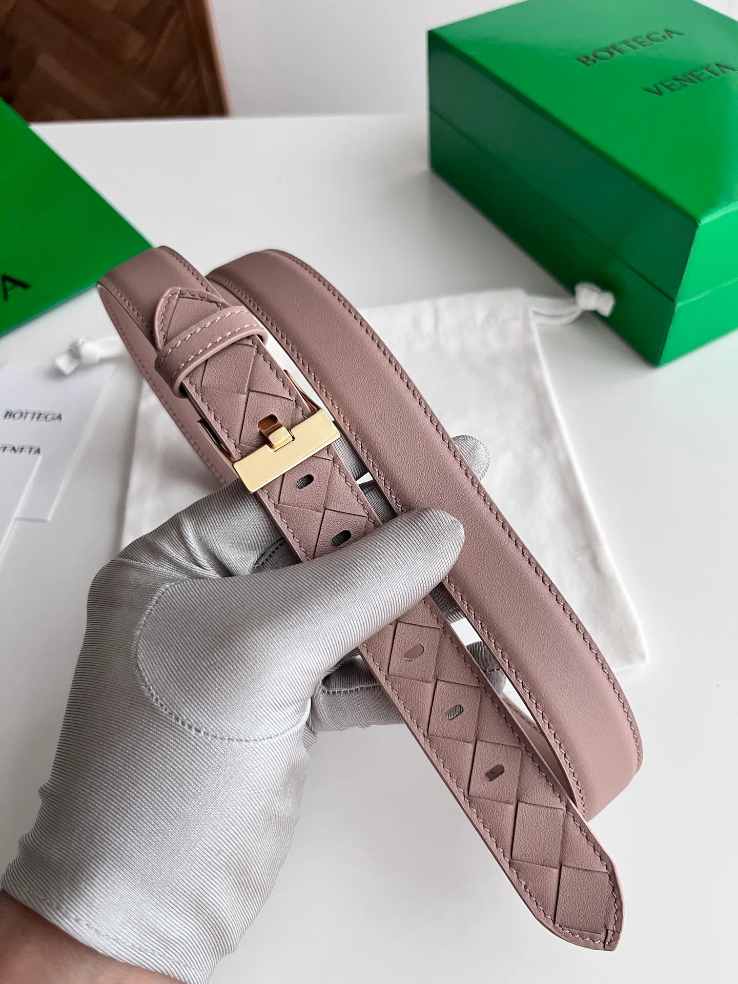 💰520💰Full set of packaging💰 💍Purchase grade BV⚡️🌹2025 new women's woven➕plain splicing combination belt Italian calfskin with slightly retro gold buckle design buckle head⚡️🌹Width 2.5cm