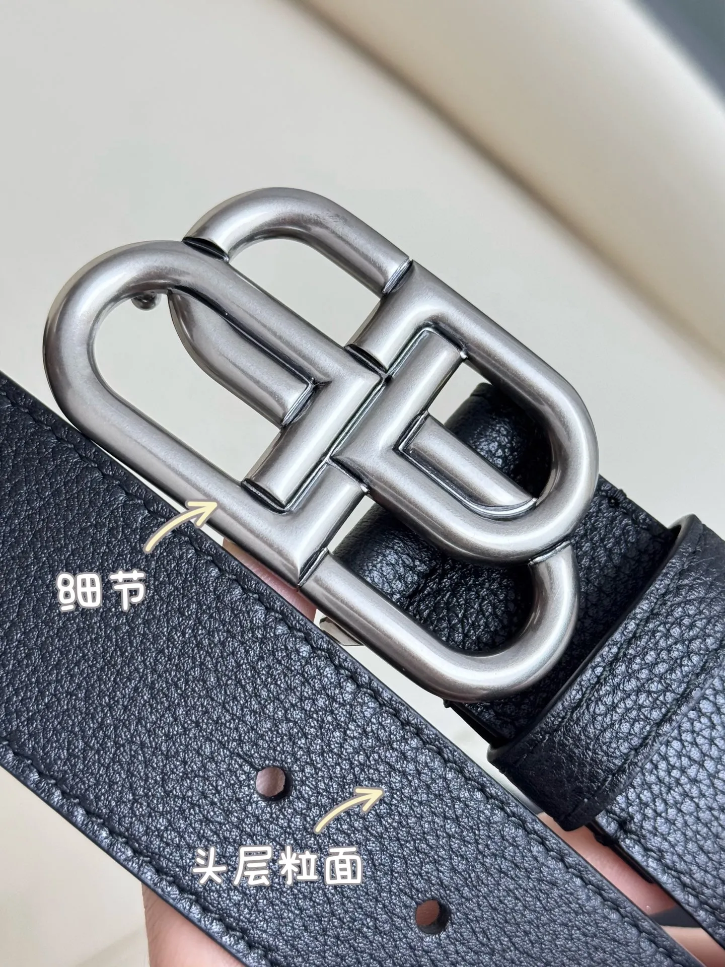 💰480💰Full package💰 💍Purchase level Balenciaga⚡️🌹Width 3.5cm It is a French luxury brand, as one of the most influential brands in the fashion industry⚡️🌹The designer originates from: urban fashion trend. Unique design style, made of imported calfskin⚡️🌹Paired with pure copper retro hardware, making it more attractive. A versatile product worth owning