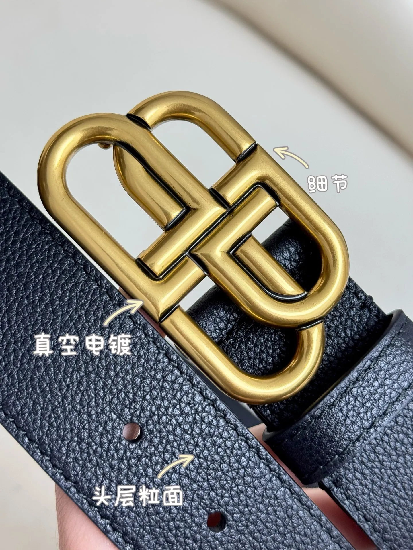 💰480💰Full package💰 💍Purchase level Balenciaga⚡️🌹Width 3.5cm It is a French luxury brand, as one of the most influential brands in the fashion industry⚡️🌹The designer originates from: urban fashion trend. Unique design style, made of imported calfskin⚡️🌹Paired with pure copper retro hardware, making it more attractive. A versatile product worth owning