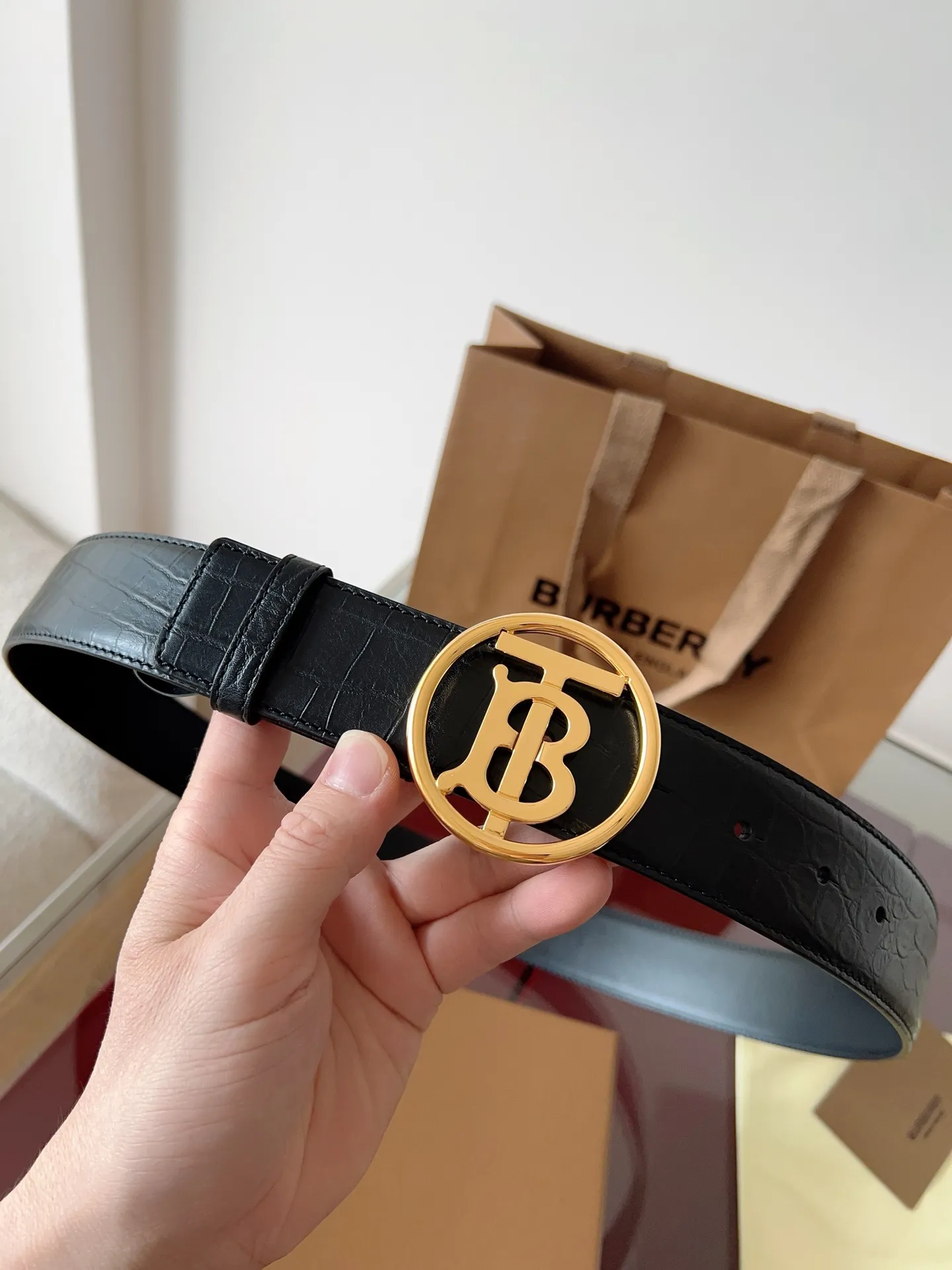 💰520💰Full package💰 💍Purchase grade "Burberry" Burberry🇬🇧British original leather, black full leather/The quality is beyond doubt. There is no better, only the best. Size 4.0cm