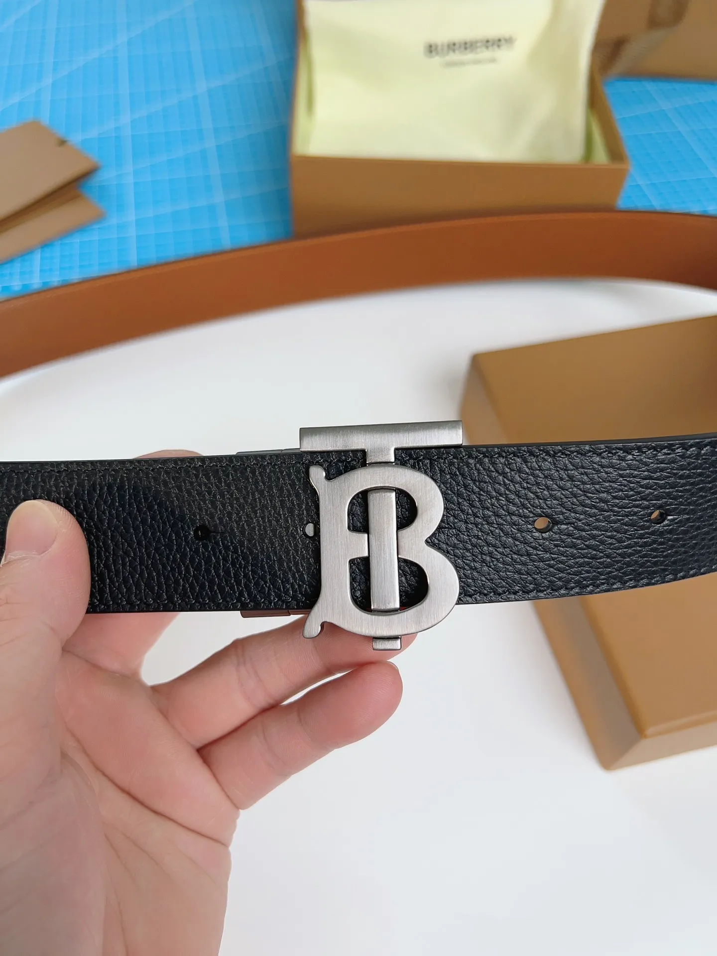 💰460💰Authentic packaging💰 💍Purchase grade "Burberry" Burberry🇬🇧British original leather, black cowhide. There is no doubt about the quality. There is no better, only the best. Size 3.5 cm