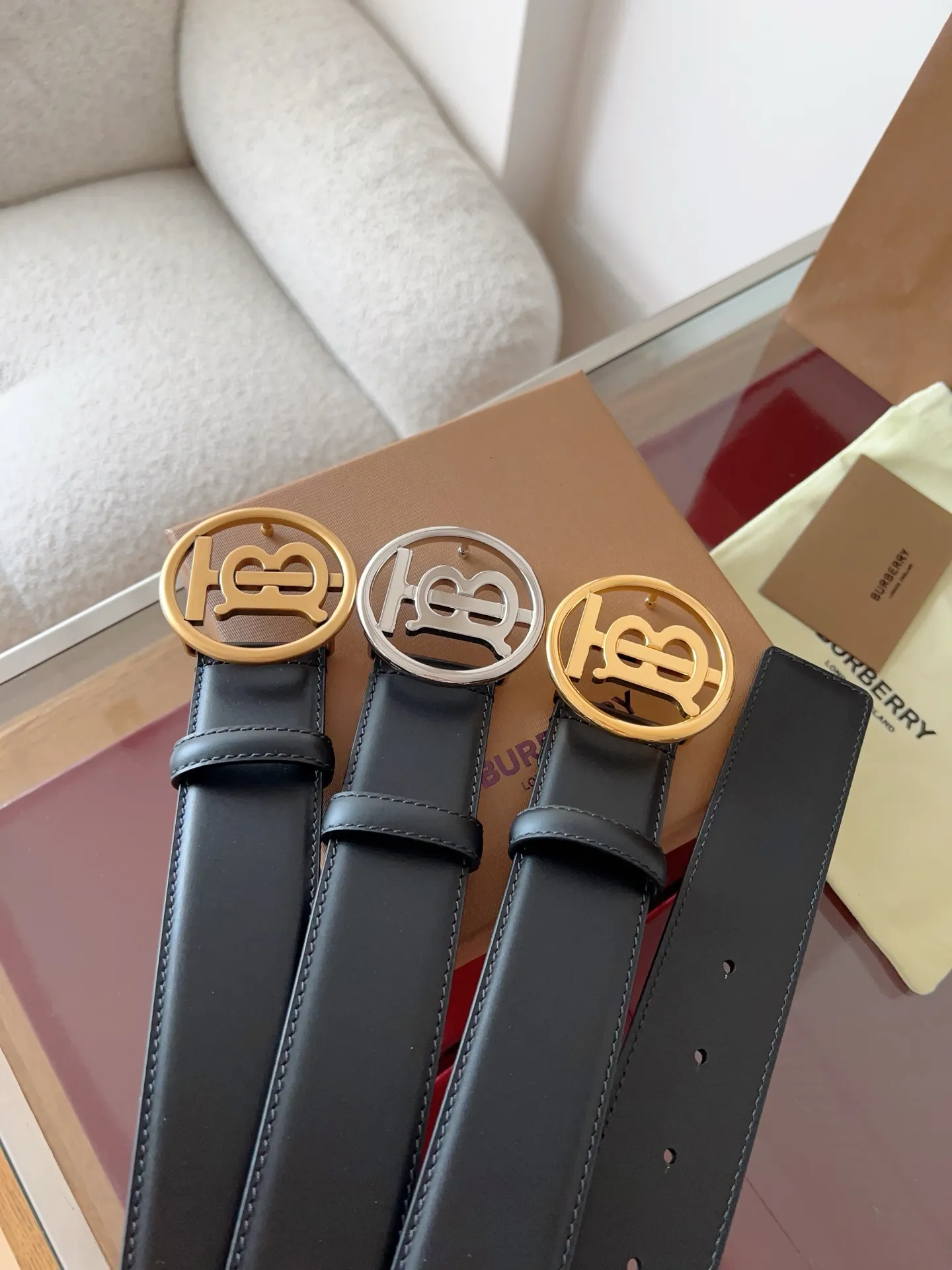 💰520💰Full package💰 💍Purchase grade "Burberry" Burberry🇬🇧British original leather, black full leather/The quality is beyond doubt. There is no better, only the best. Size 4.0cm
