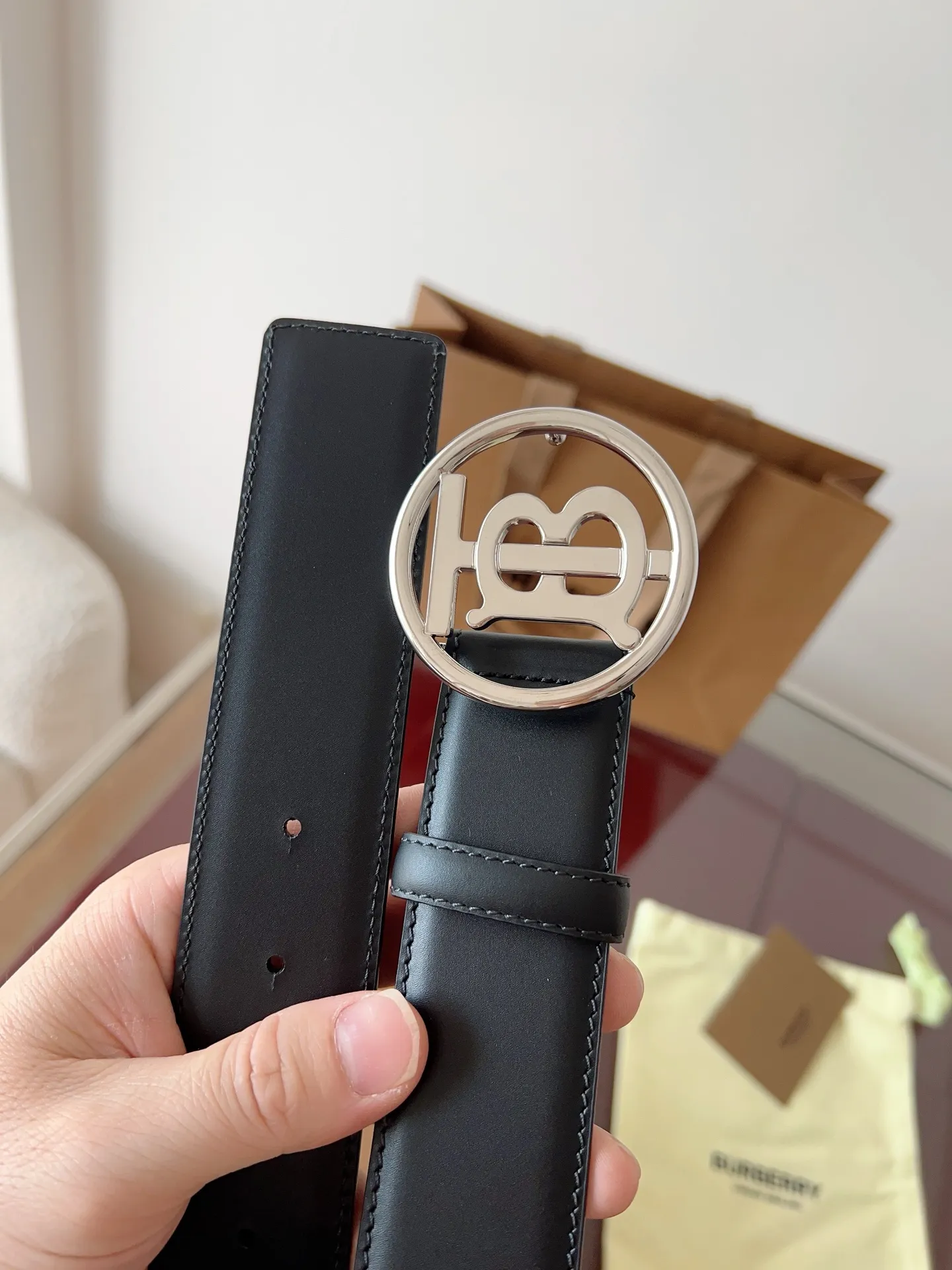 💰520💰Full package💰 💍Purchase grade "Burberry" Burberry🇬🇧British original leather, black full leather/The quality is beyond doubt. There is no better, only the best. Size 4.0cm