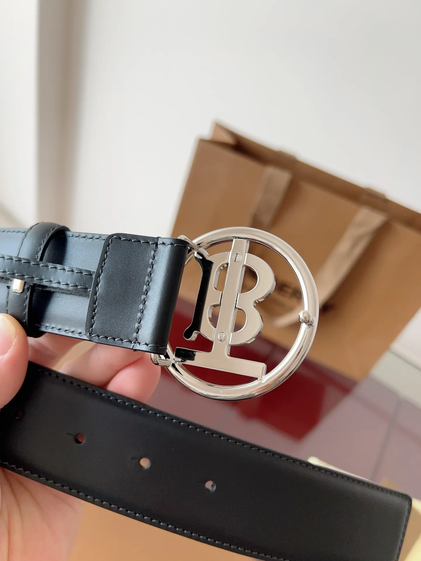 💰520💰Full package💰 💍Purchase grade "Burberry" Burberry🇬🇧British original leather, black full leather/The quality is beyond doubt. There is no better, only the best. Size 4.0cm