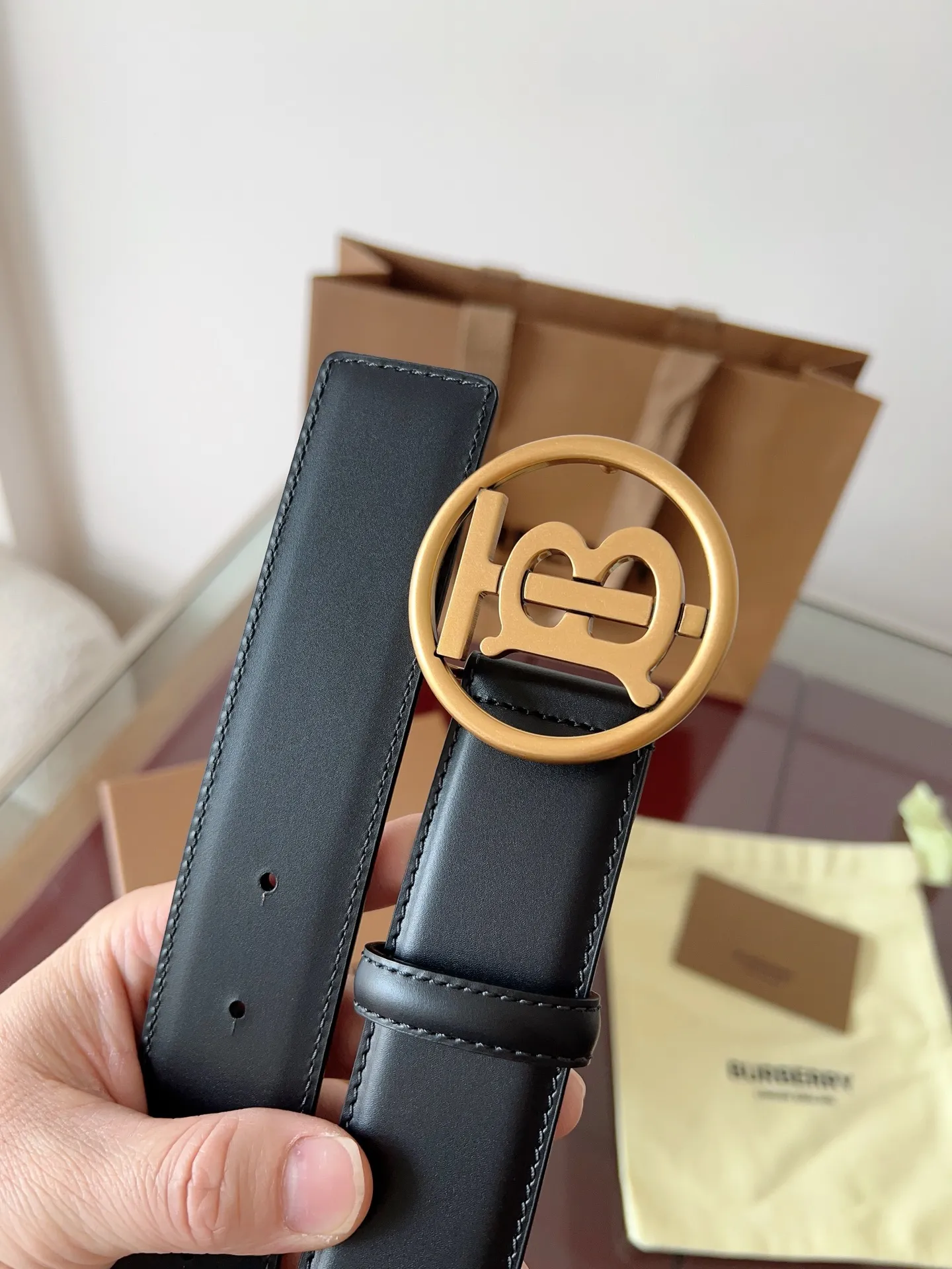 💰520💰Full package💰 💍Purchase grade "Burberry" Burberry🇬🇧British original leather, black full leather/The quality is beyond doubt. There is no better, only the best. Size 4.0cm