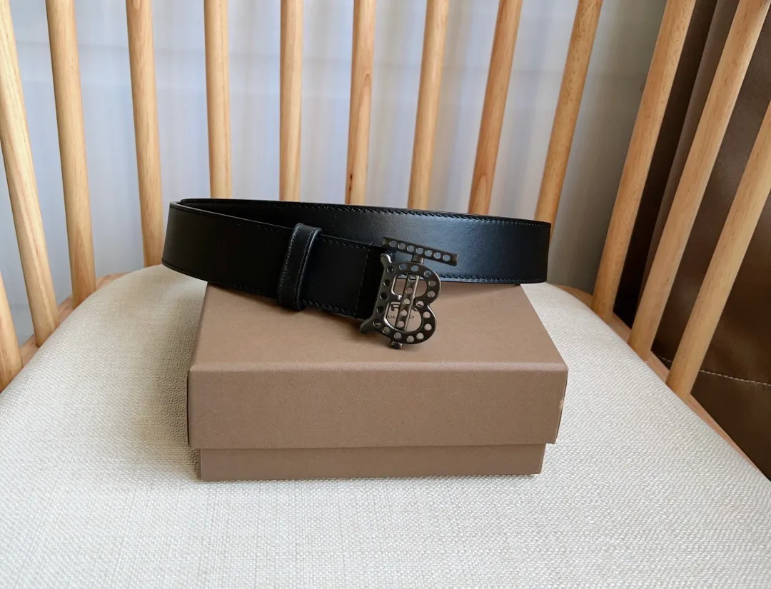 💰480💰Full package💰💍Purchasing-grade Burberry counters are newly available at the same time🎉🎉Pladium buckle with punched palladium-plated exclusive logo shape. Made of selected smooth leather. Width: 3.5cm. Refined and elegant, simple and elegant.