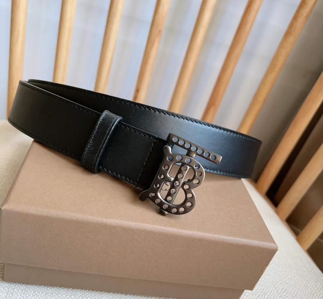 💰480💰Full package💰💍Purchasing-grade Burberry counters are newly available at the same time🎉🎉Pladium buckle with punched palladium-plated exclusive logo shape. Made of selected smooth leather. Width: 3.5cm. Refined and elegant, simple and elegant.