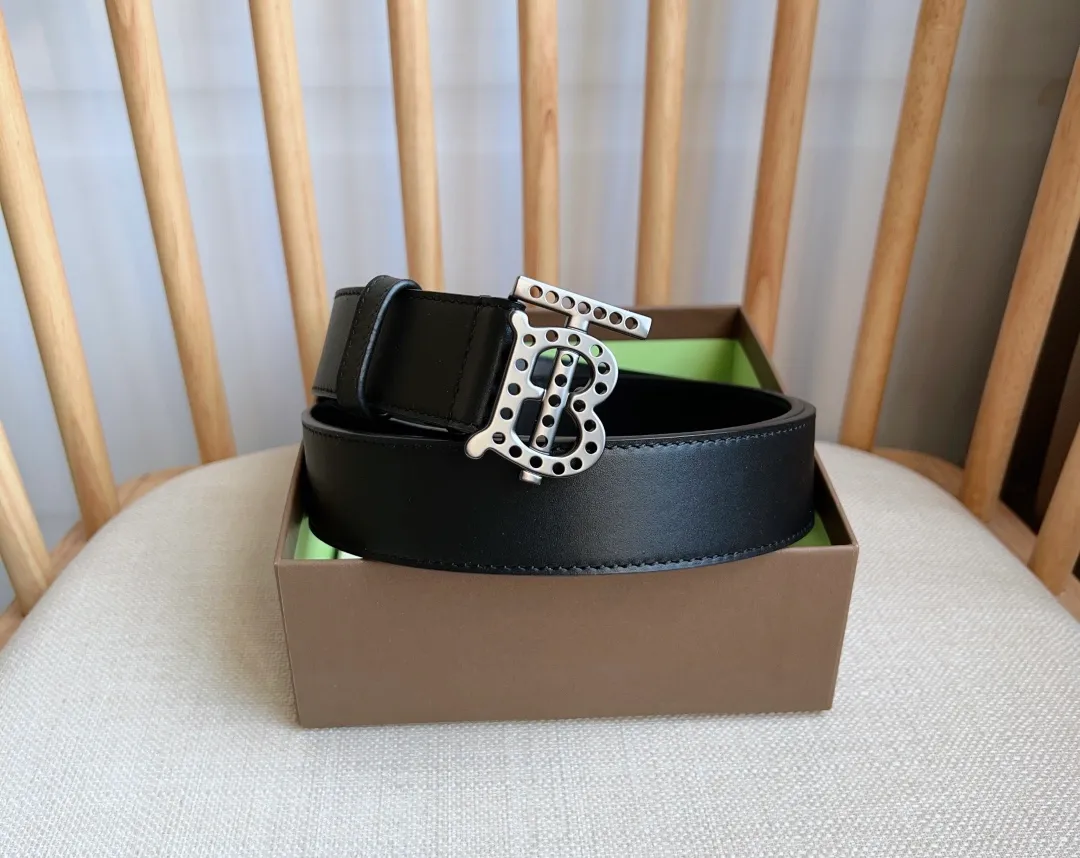💰480💰Full package💰💍Purchasing-grade Burberry counters are newly available at the same time🎉🎉Pladium buckle with punched palladium-plated exclusive logo shape. Made of selected smooth leather. Width: 3.5cm. Refined and elegant, simple and elegant.
