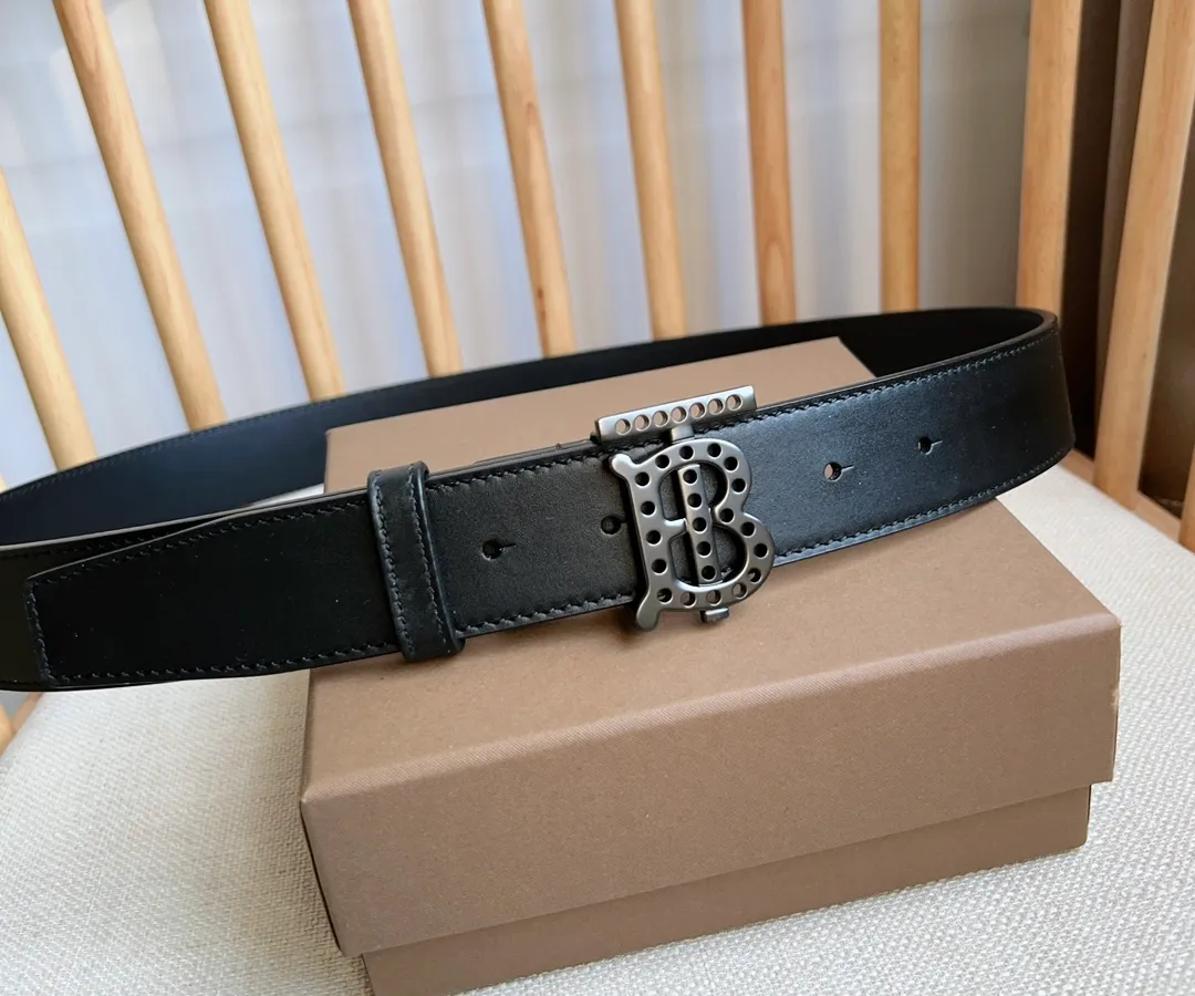💰480💰Full package💰💍Purchasing-grade Burberry counters are newly available at the same time🎉🎉Pladium buckle with punched palladium-plated exclusive logo shape. Made of selected smooth leather. Width: 3.5cm. Refined and elegant, simple and elegant.