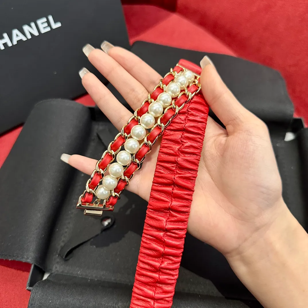 💰540💰Full package💰 💍Purchase-grade Chanel ⚡️🌹New waist chain, made of special imported metal and imported cowhide material, textured and embellishment is the unique highlight of the whole without losing the feminine charm, making it an eye-catching highlight ~ The waist chain is worth collecting! Design show style 2023 advanced handicraft workshop. ⚡️🌹Width 2.5cm