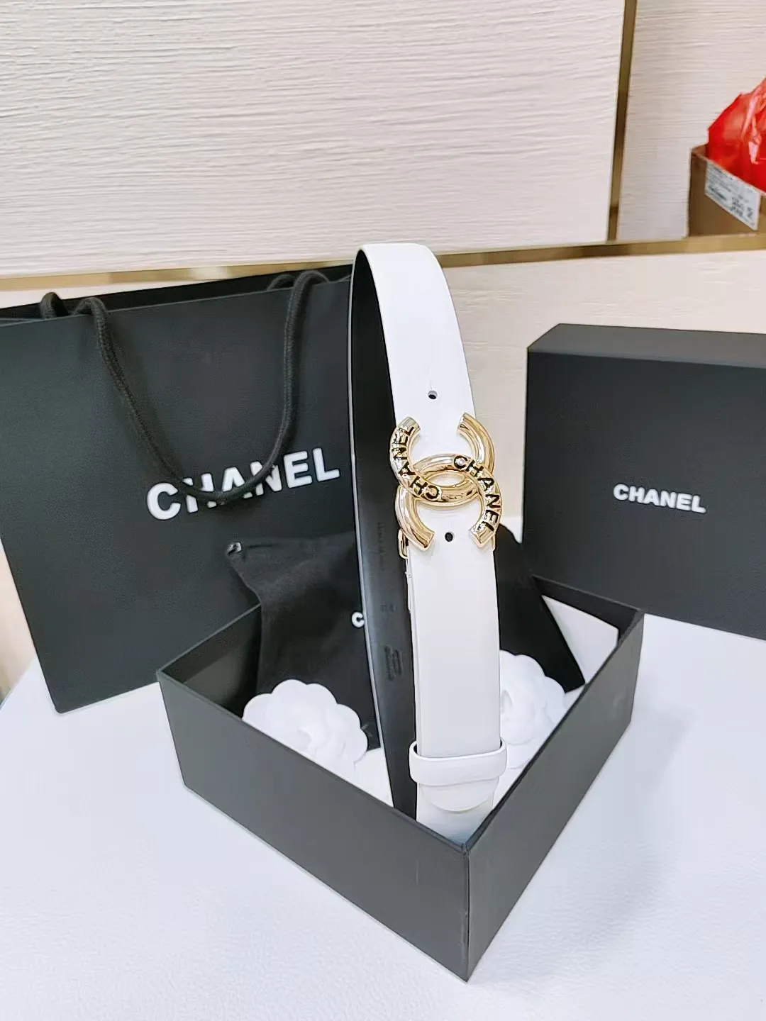 💰460💰Full package💰 💍Purchase level Chanel classic double C belt. The new logo buckle is matched with the imported calfskin belt body. The texture is perfect. It is the finishing touch in spring. The diameter of the belt is 3.0cm.
