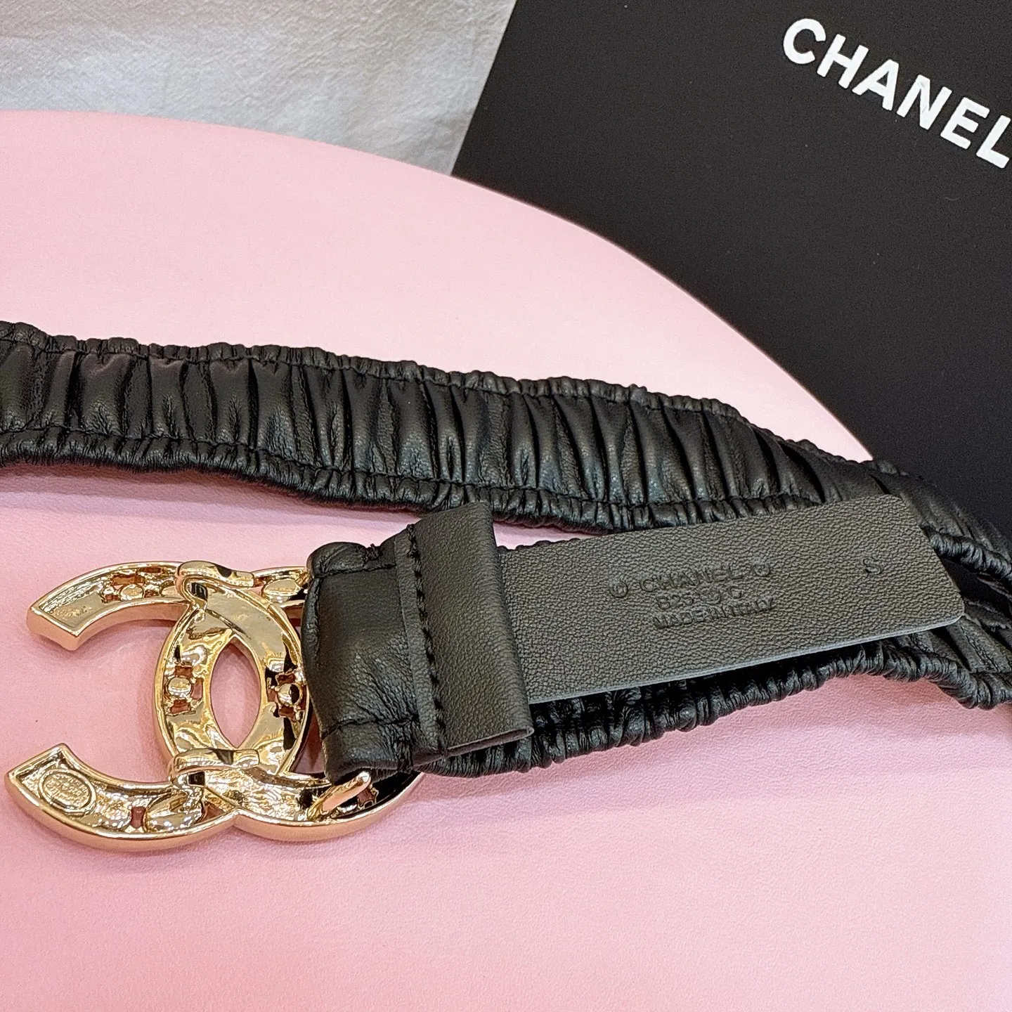 💰440💰Full package💰 💍Purchasing level Chanel⚡️🌹cc color cat stone rhinestone resin brass logo buckle calfskin silver metal and gold metal 3.0cm high quality elastic versatile elegant code number including buckle S=65cm total length (available 75, 80, 85) M=70cm L =75cm XL=80cm, one size can be used in 3 to 4 sizes!