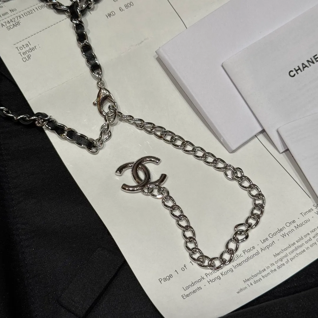 💰520💰Full package💰 💍Purchasing-grade Chanel women's waist chain, classic leather chain⛓️, letter chain belt, as a decorative belt, using the most classic logo and letter design, using leather design, very versatile with jeans and dresses.