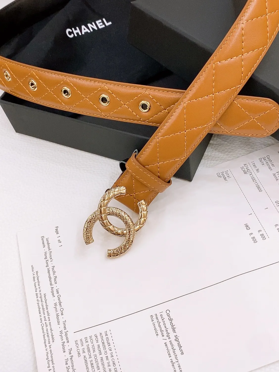 💰480💰Full package💰 💍Purchasing agent level Chanel CC Logo diamond belt for women, round metal double C letter logo, made of diamond sheepskin, the sheepskin texture is super soft, the hardware buckle is very well made, showing the waist shape, very versatile, it is very nice to match with skirts, windbreakers and jeans. Width 3.0cm