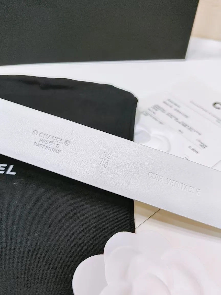 💰460💰Full package💰 💍Purchase level Chanel classic double C belt. The new logo buckle is matched with the imported calfskin belt body. The texture is perfect. It is the finishing touch in spring. The diameter of the belt is 3.0cm.