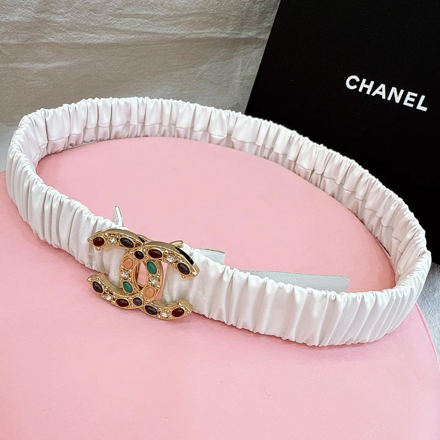 💰440💰Full package💰 💍Purchasing level Chanel⚡️🌹cc color cat stone rhinestone resin brass logo buckle calfskin silver metal and gold metal 3.0cm high quality elastic versatile elegant code number including buckle S=65cm total length (available 75, 80, 85) M=70cm L =75cm XL=80cm, one size can be used in 3 to 4 sizes!