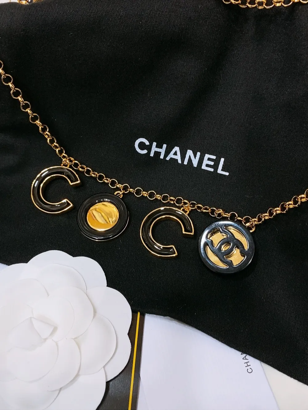 💰520💰Full package💰 💍purchase grade Chanel resin black⚡️gold metal waist chain⚡️brass material, exquisite and elegant⚡️one size fits all
