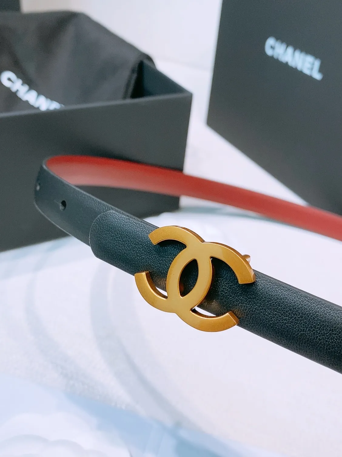 💰440💰Full package💰 💍Purchase level Chanel ⚡️🌹New narrow double-sided belt Chanel classic double-sided belt, made of high-quality calfskin, more suitable for summer, suitable for matching pants and skirts, very versatile 👍, the overall details are very surprising, full of design 👍🏻 Width: 15 mm