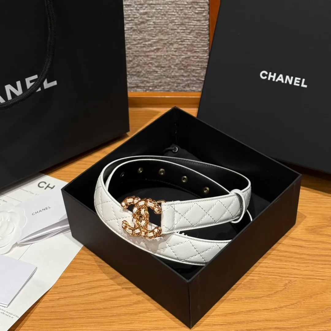 💰460💰Full package💰 💍Purchase level Chanel ⚡️🌹New women's belt, classic metal double C letter logo, made of rhombus sheepskin, the sheepskin texture is super soft, the hardware buckle is very well made, shows the waist shape, very versatile, looks great with skirts, windbreakers and jeans. ⚡️🌹Width 3.0cm