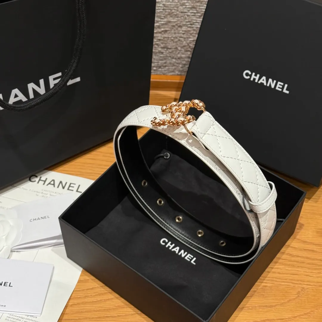 💰460💰Full package💰 💍Purchase level Chanel ⚡️🌹New women's belt, classic metal double C letter logo, made of rhombus sheepskin, the sheepskin texture is super soft, the hardware buckle is very well made, shows the waist shape, very versatile, looks great with skirts, windbreakers and jeans. ⚡️🌹Width 3.0cm