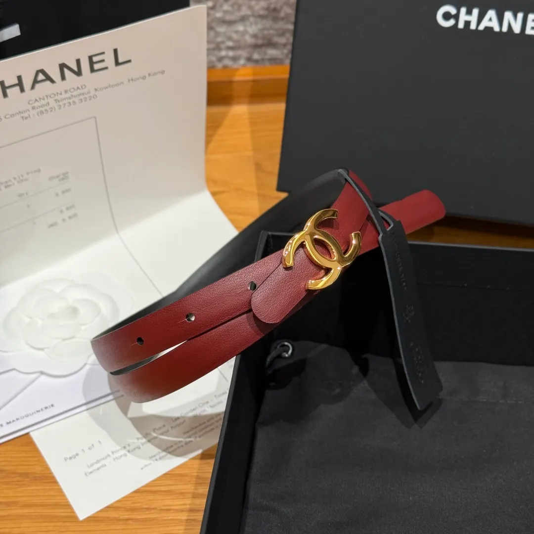💰440💰Full package💰 💍Purchase level Chanel ⚡️🌹New narrow double-sided belt Chanel classic double-sided belt, made of high-quality calfskin, more suitable for summer, suitable for matching pants and skirts, very versatile 👍, the overall details are very surprising, full of design 👍🏻 Width: 15 mm