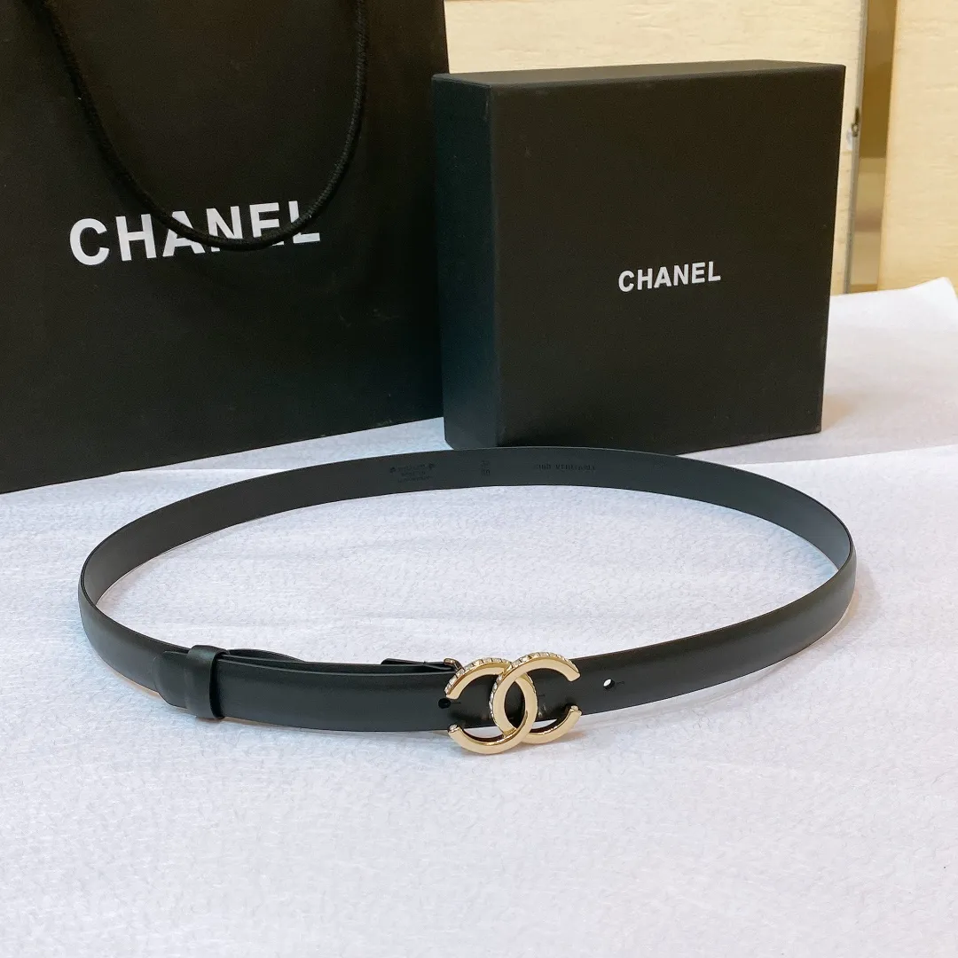 💰460💰Authentic packaging💰 💍purchasing grade Chanel🌹23p CC rhinestones, gold and silver logo buckle🌹Imported fetal cowhide belt🌹2.0cm boutique, exquisite and elegant